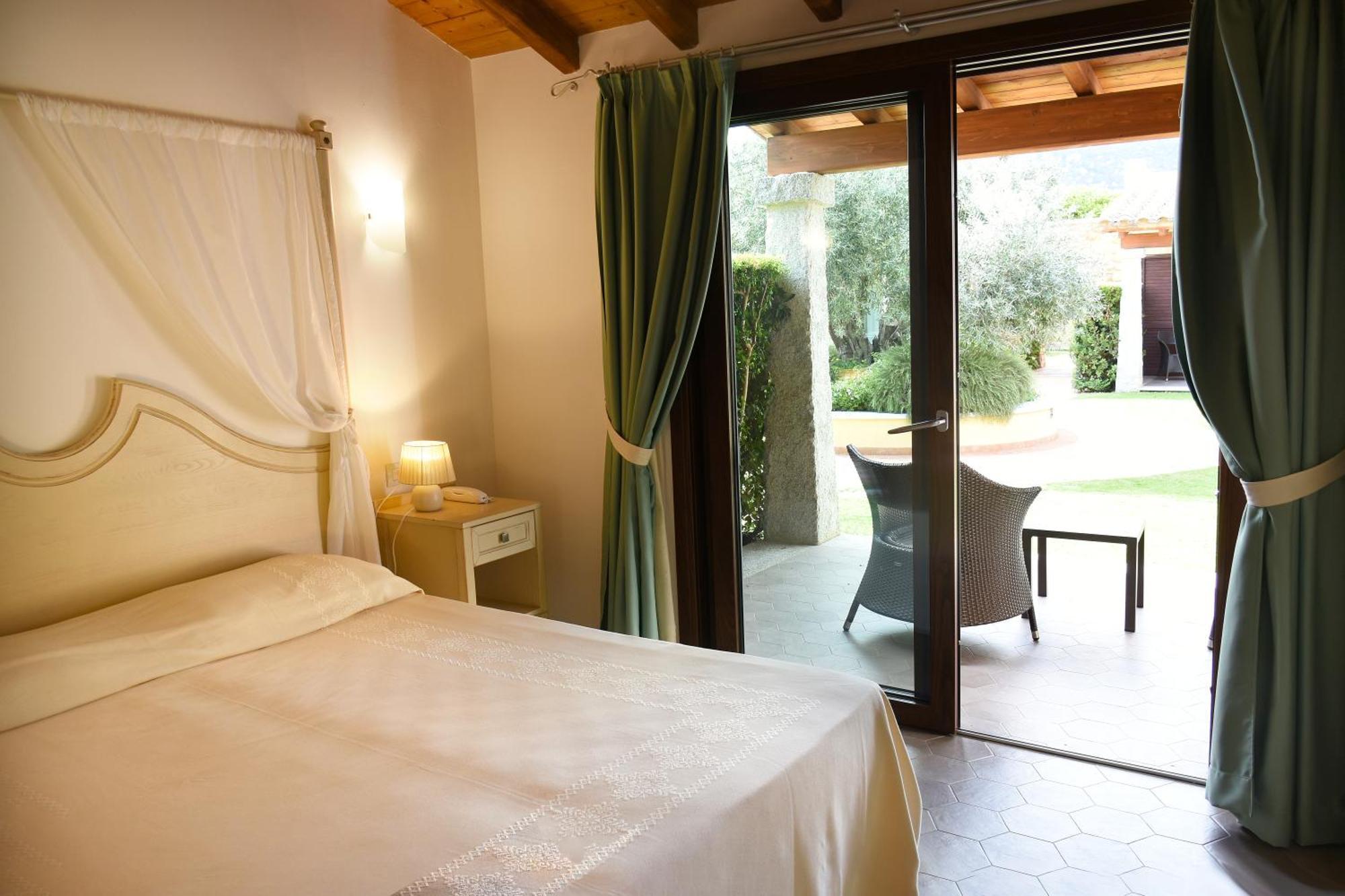 Le Anfore Hotel Villasimius Exterior foto